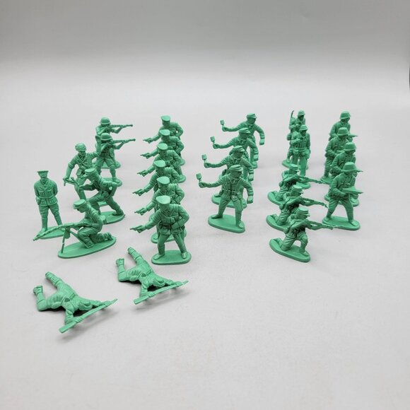 Army Men Plastic Soldiers Aquarium Terrarium Decor 27 Pieces - Picture 1 of 5
